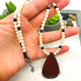 COLLIER JASPE ROUGE ET PERLES DE CULTURE