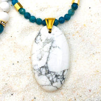 PARURE PENDENTIF APATITE BLEUE ET HOWLITE PERTE DE POIDS