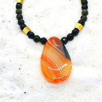 COLLIER PENDENTIF CORNALINE ET ONYX