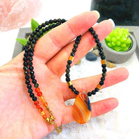 COLLIER PENDENTIF CORNALINE ET ONYX